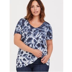 TORRID PREMIUM TIE-DYE POCKET V-NECK TEE